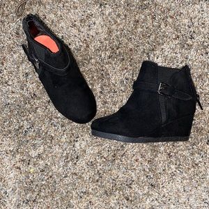 Marbella Wedge Boots Size 8